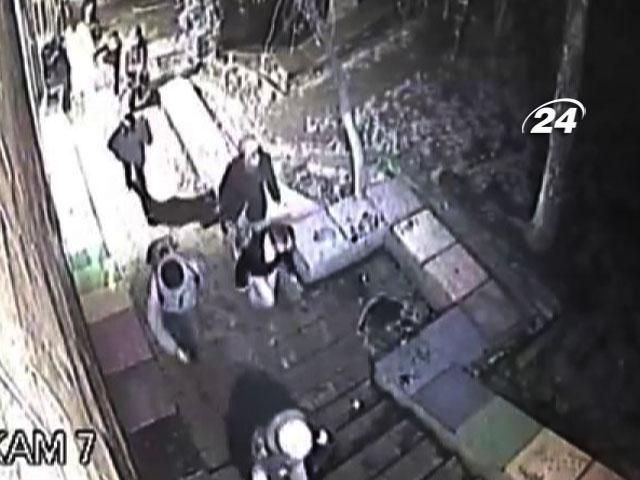 Избиение Евромайдана - видео с камер наблюдения