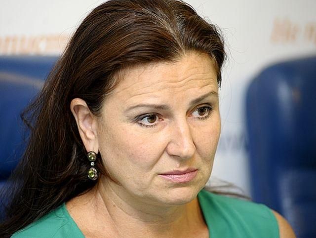 Богословська вийшла з ПР і вимагає відставки Азарова з Януковичем Богословська вийшла з ПР і вимагає відставки Азарова з Януковичем