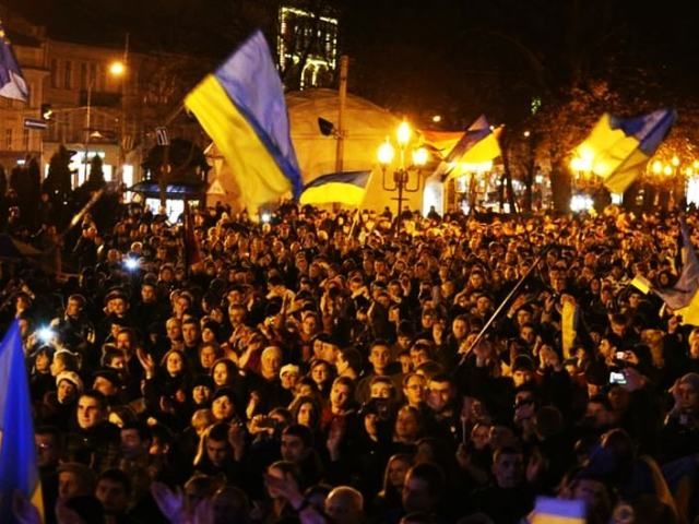 10 тысяч львовян во главе с депутатами едут в Киев