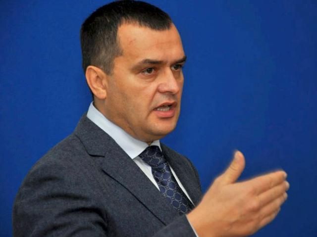 Захарченко нашел себе оправдание перед послами ЕС и США относительно разгона Майдана Захарченко нашел себе оправдание перед послами ЕС и США относительно разгона Майдана