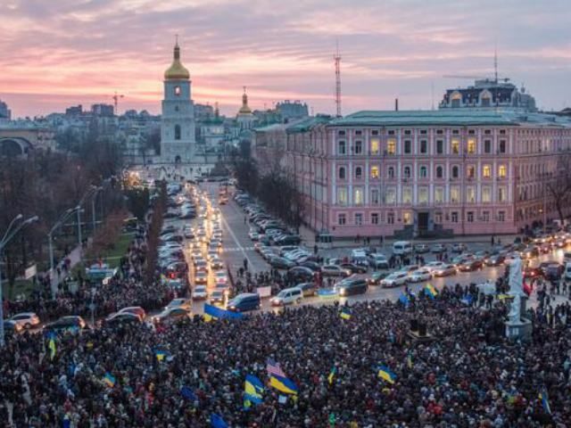 Евромайдан: Михайловская площадь оживает