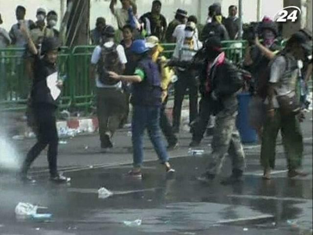 Революція у Таїланді: захопили МВС та штаб-квартиру державного ТБ Революція у Таїланді: захопили МВС та штаб-квартиру державного ТБ