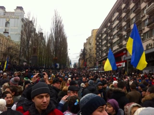 На митинг в Киеве вышло полмиллиона человек, - оппозиция (Фото) На митинг в Киеве вышло полмиллиона человек, - оппозиция (Фото)