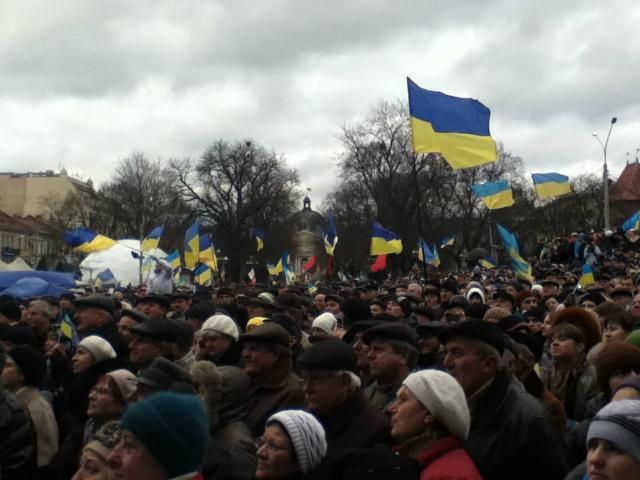 Львовский Евромайдан собрал 20 тысяч человек (Фото. Видео)