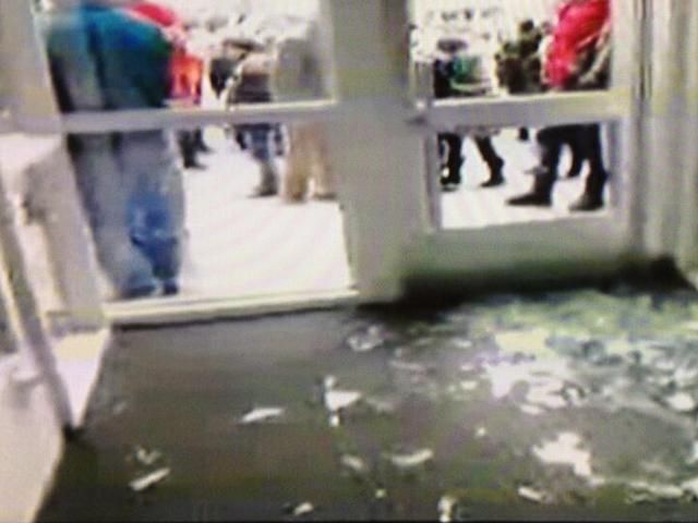 Активисты Евромайдана проникли в Дом Профсоюзов Активисты Евромайдана проникли в Дом Профсоюзов