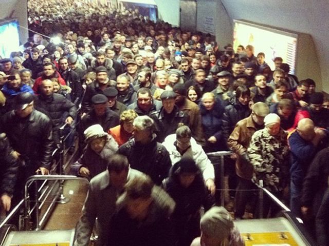 На Майдан прибувають нові люди (Фото) На Майдан прибувають нові люди (Фото)