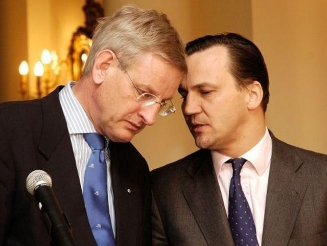 Євросоюз може підписати асоціацію з Україною без торгів, – Сікорський і Більдт Євросоюз може підписати асоціацію з Україною без торгів, – Сікорський і Більдт