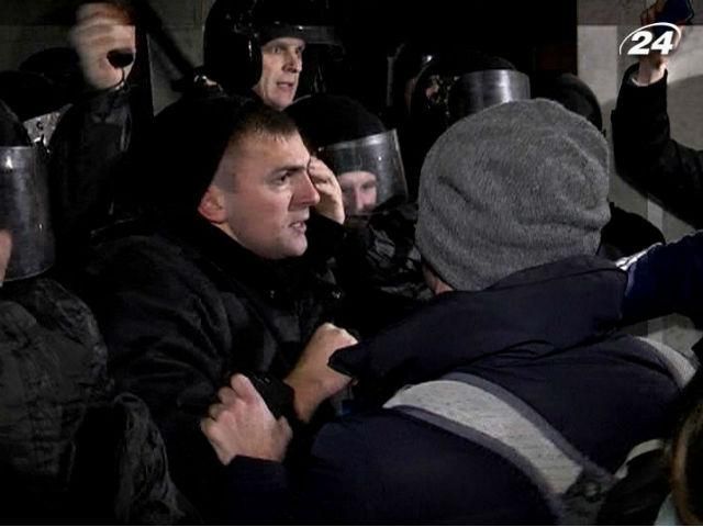 Штурм Украинского дома не удался Штурм Украинского дома не удался