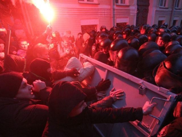 Во время Евромайдана в Киеве пострадали по меньшей мере 35 журналистов (Список)