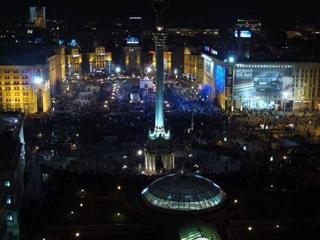 На киевском Евромайдане ночуют несколько тысяч митингующих