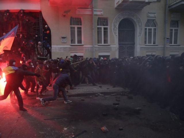 У справах штурму адмінбудівель затримано 9 людей У справах штурму адмінбудівель затримано 9 людей