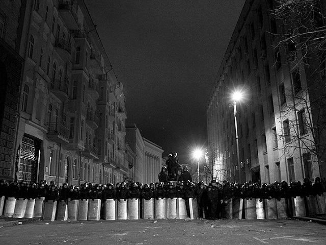 Міліція хоче "повісити" на 5 хлопців із Євромайдану провокації на Банковій, — активісти Міліція хоче "повісити" на 5 хлопців із Євромайдану провокації на Банковій, — активісти