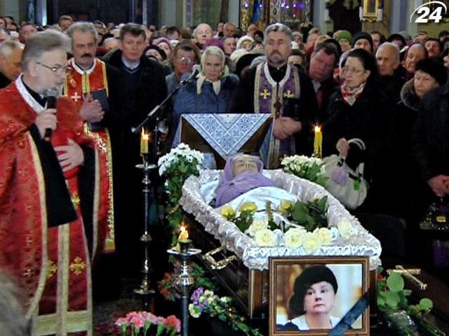 Львов простился с Лесей Гонгадзе Львов простился с Лесей Гонгадзе