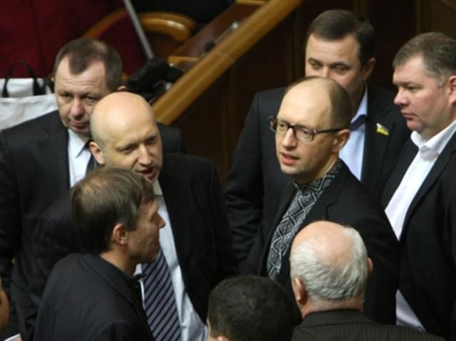 Если депутаты не проголосуют за отставку правительства, оппозиция пойдет к Януковичу