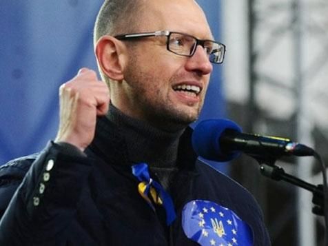 Яценюк кличе всіх на Банкову: Президент досі в Києві Яценюк кличе всіх на Банкову: Президент досі в Києві