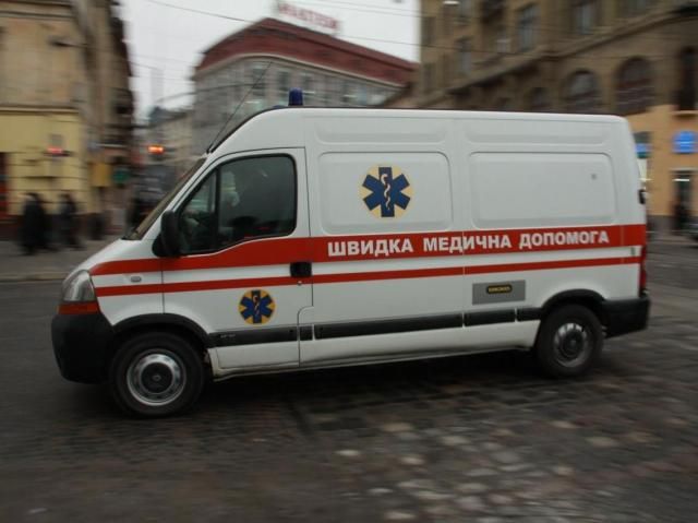 Столичні “швидкі” не встигають на виклики, львівські лікарі їдуть на підмогу