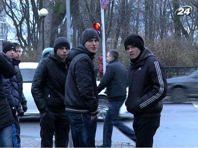 Феномен украинских митингов: "Титушки" и провокаторы, которых никто не наказывает Феномен украинских митингов: "Титушки" и провокаторы, которых никто не наказывает