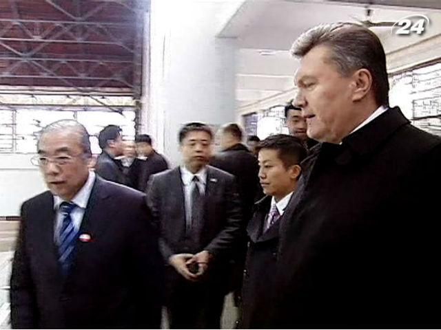 В Китае Янукович посетил музей терракотовой армии В Китае Янукович посетил музей терракотовой армии