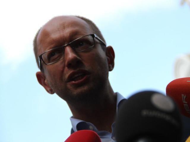 Власть хочет подбросить трупы и спровоцировать дальше противостояния, - Яценюк Власть хочет подбросить трупы и спровоцировать дальше противостояния, - Яценюк