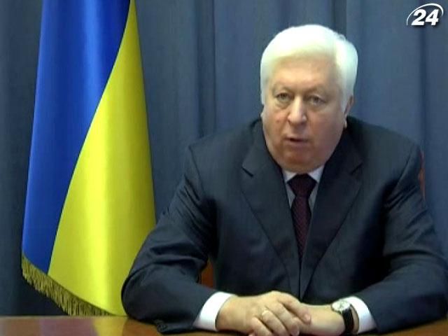 Пшонка закликав звільнити адмінбудівлі і не блокувати держоргани