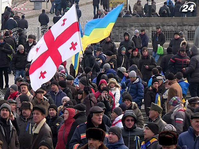 Євромайдан зібрав майже 10 тисяч осіб