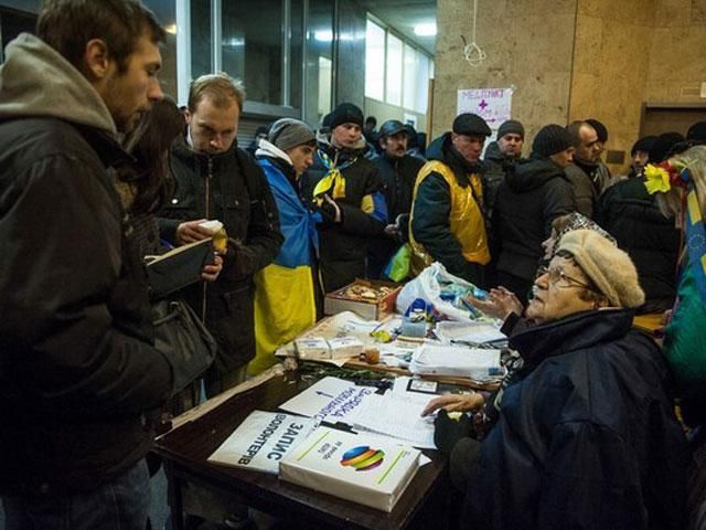 К КГГА стягиваются "титушки", - активист К КГГА стягиваются "титушки", - активист