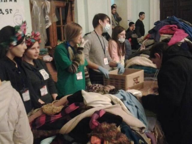 Виконавча служба завтра звільнятиме Кабмін та КМДА “без примусових дій” Виконавча служба завтра звільнятиме Кабмін та КМДА “без примусових дій”