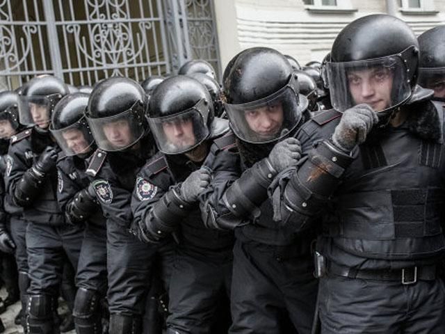 Преступников уговаривать не будем, - милиция об освобождении админзданий Преступников уговаривать не будем, - милиция об освобождении админзданий