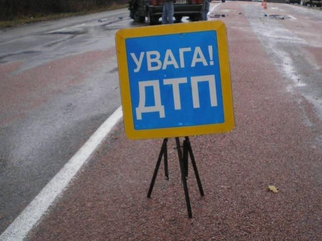 На Сумщине в ДТП погибли четверо взрослых и ребенок На Сумщине в ДТП погибли четверо взрослых и ребенок