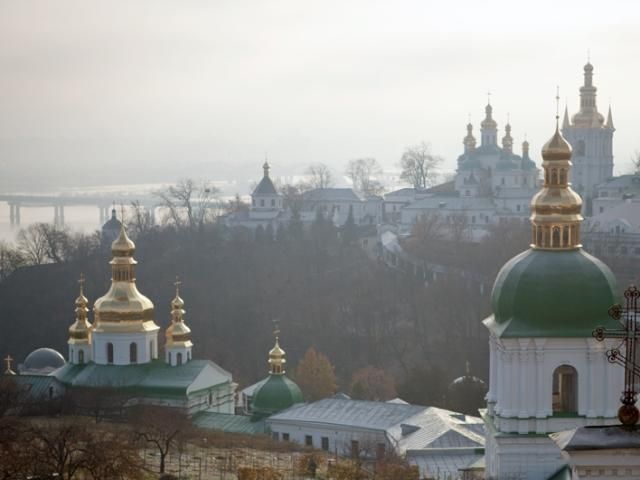 Из Киево-Печерской лавры вышло шествие против "Евросодома"