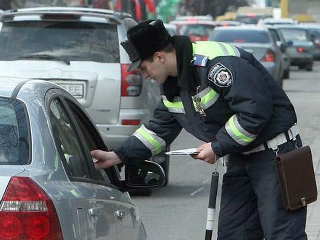 ДАІ зупинили активістів Євромайдану, які їхали на Межигір'я