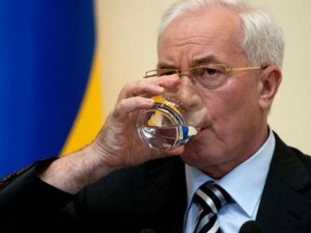 Студенти мають вчитися, але за Євромайдан карати їх не будуть, - Азаров Студенти мають вчитися, але за Євромайдан карати їх не будуть, - Азаров