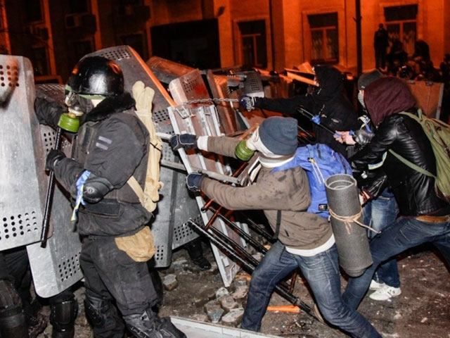 Еще двух человек арестовали за 1 декабря Еще двух человек арестовали за 1 декабря