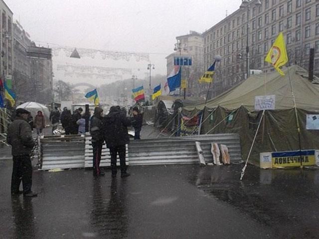 Більше 7 тисяч мітингувальників чекають на Саакашвілі та європарламентарів