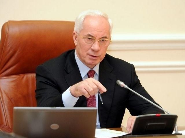 Азаров жалуется - оппозиция мешает подписать безвизовый режим с ЕС Азаров жалуется - оппозиция мешает подписать безвизовый режим с ЕС