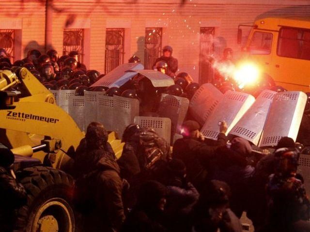 Проти двох затриманих на Банковій міліція знайшла докази Проти двох затриманих на Банковій міліція знайшла докази