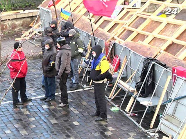 Участников Евромайдана призывают не поддаваться на провокации