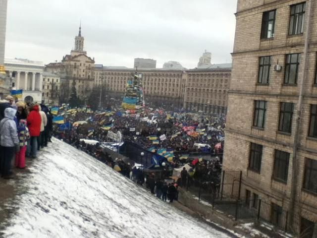 Акцию регионалов заблокировали активисты Евромайдана