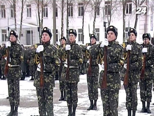 В Чернигове приняли присягу последние солдаты срочной службы