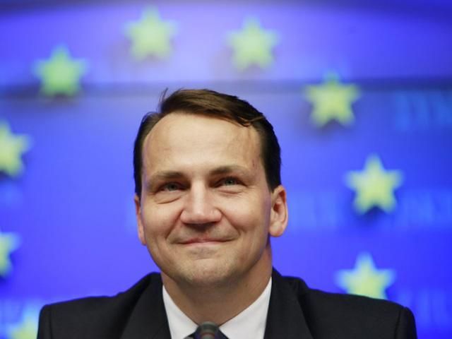 Сікорський радіє через знесення пам’ятника Леніну у Києві Сікорський радіє через знесення пам’ятника Леніну у Києві