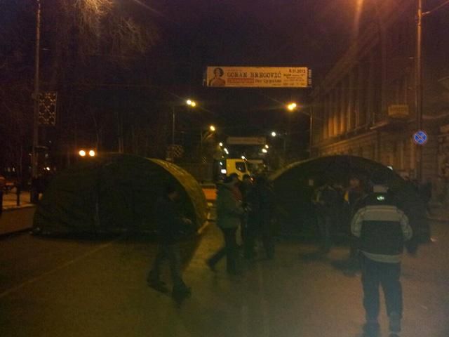 На блокпост УДАРівців навідався регіонал, у партії думають на розвідку На блокпост УДАРівців навідався регіонал, у партії думають на розвідку