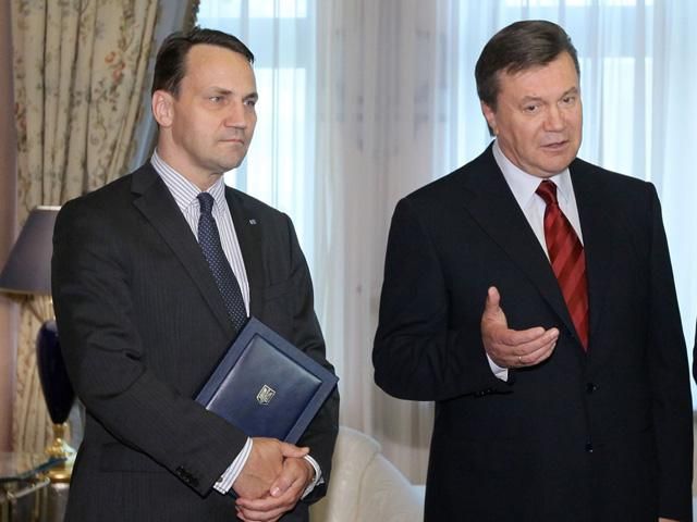 Вимагаючи відставки Януковича, опозиція робить помилку,- Сікорський