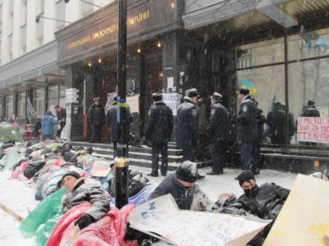 Мітингувальники провокують на конфлікт, - ГПУ Мітингувальники провокують на конфлікт, - ГПУ