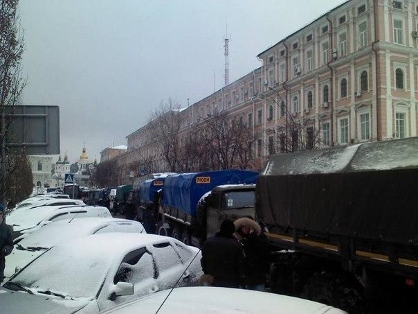 Яценюк попросив журналістів покинути Будинок профспілок