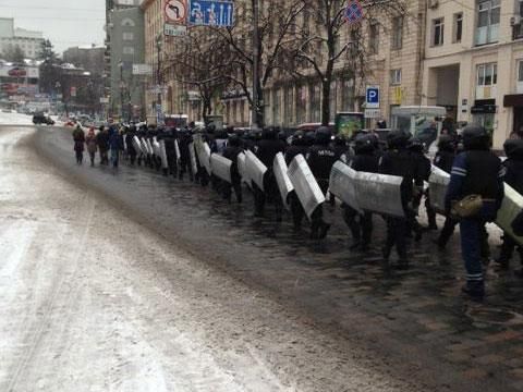 Еще полсотни правоохранителей движутся в сторону Майдана