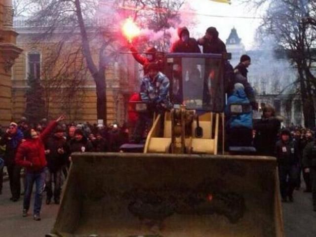 У одного из арестованных из-за штурма АП провели обыск квартиры У одного из арестованных из-за штурма АП провели обыск квартиры