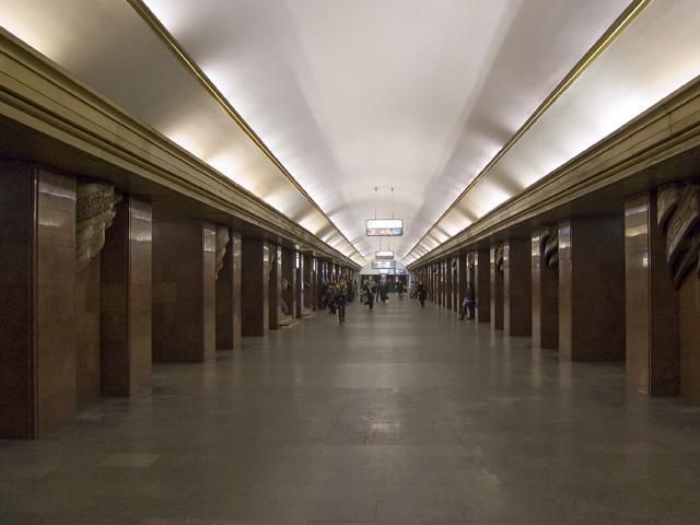 Міліція відкрила станції метро, на яких шукала вибухонебезпечні предмети Міліція відкрила станції метро, на яких шукала вибухонебезпечні предмети