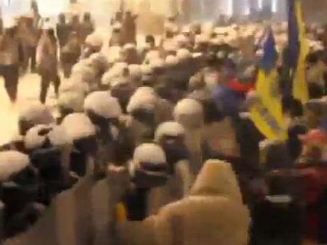 На Банковій розпочалася зачистка На Банковій розпочалася зачистка