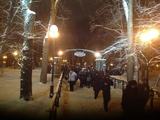 "Титушки" бегут из Мариинского парка, - Парубий (Фото) "Титушки" бегут из Мариинского парка, - Парубий (Фото)