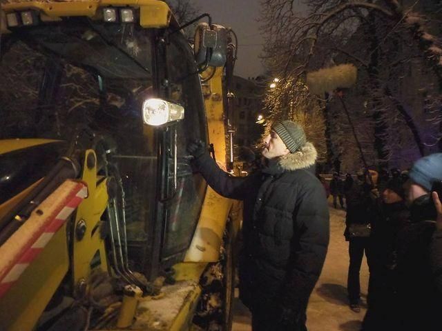 Кличко-молодший з активістами відігнав трактор з Шовковичної (Фото)